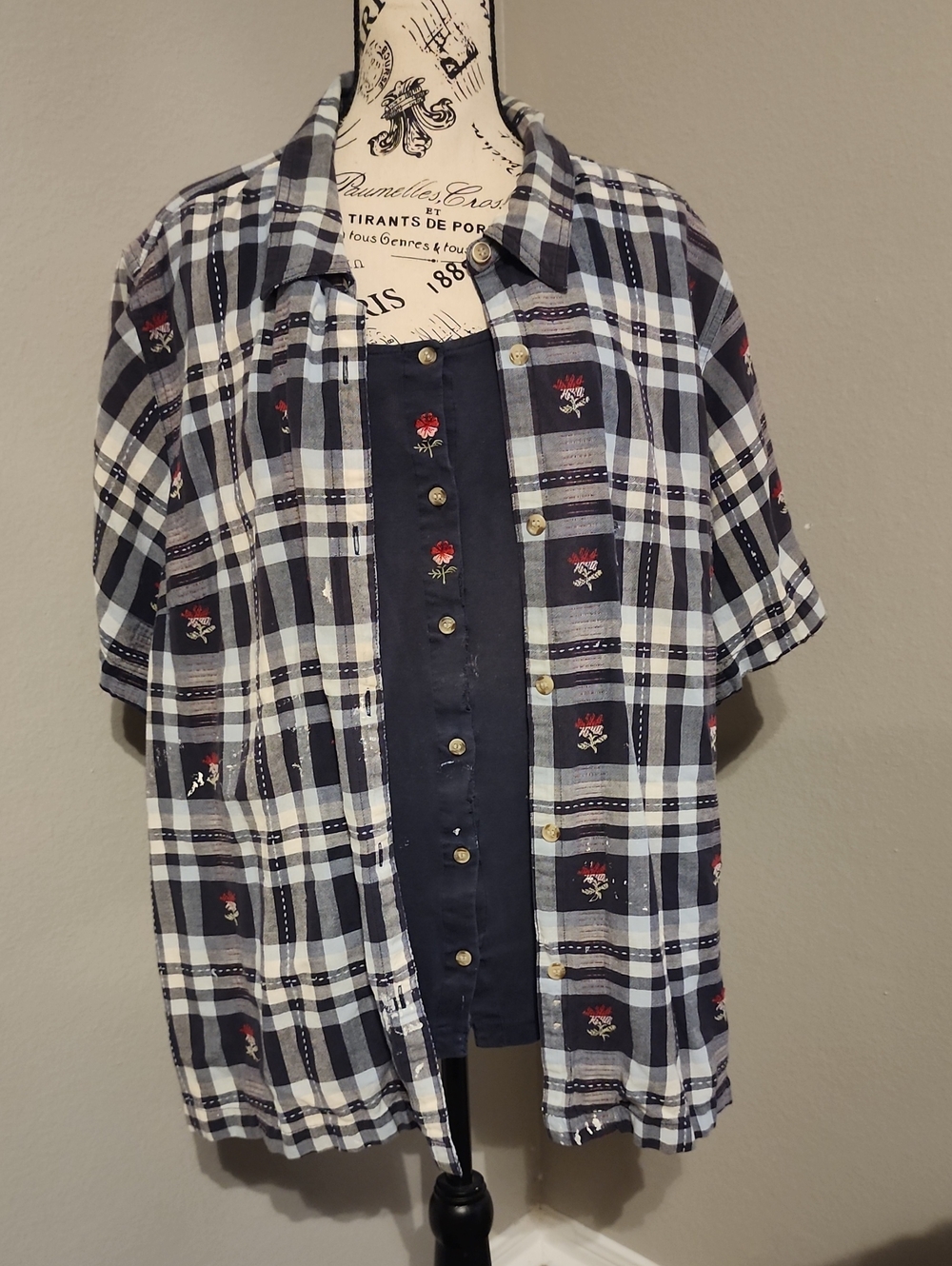 White Stag Women's Navy & White Plaid Short-Sleeve Shirt Embroidered Plus Sz 26W
